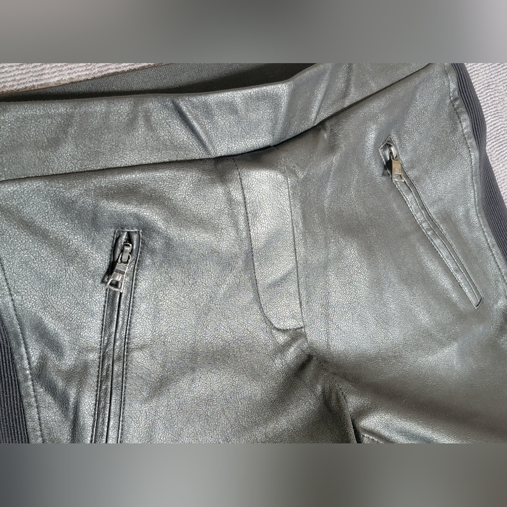 BCBGMaxAzria "Khalin" Women's Sz XS Black Leggings with Zipper Detail LIKE NEW - Picture 10 of 16
